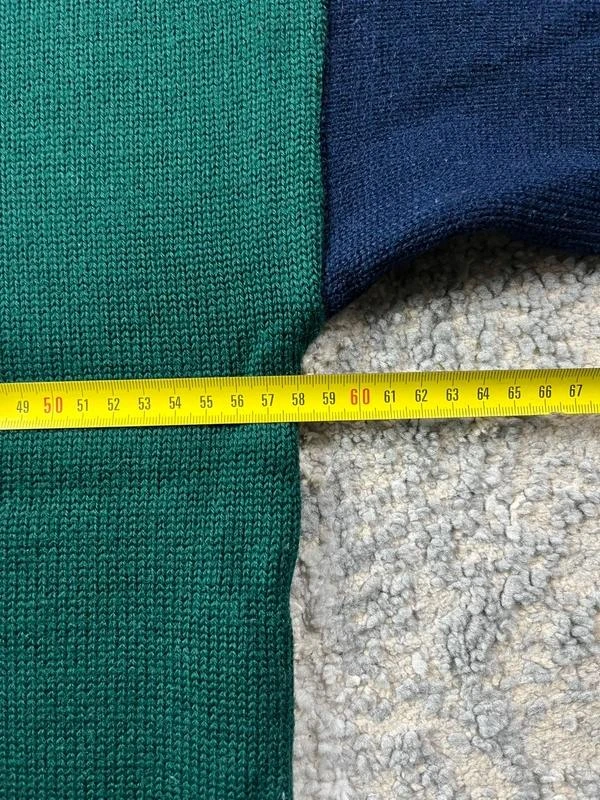 Pull en laine à col rond brodé style Coogi Vintage avec boutons sur les épaules – photo 11